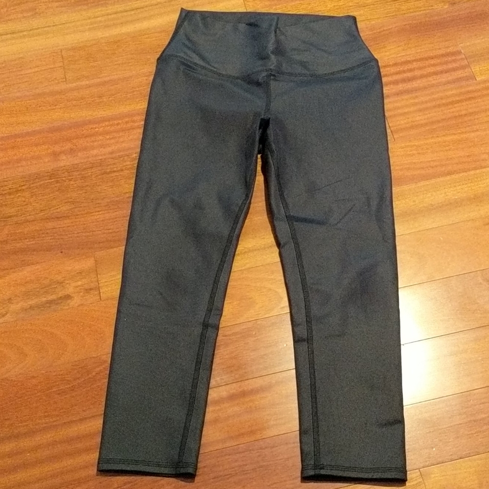 Alo Yoga Capri leggings